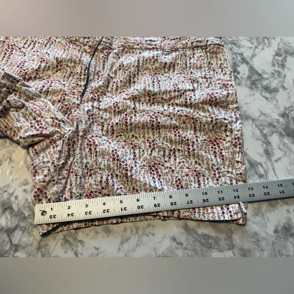 Loft Outlet White Floral Shorts 6 inch Size 14